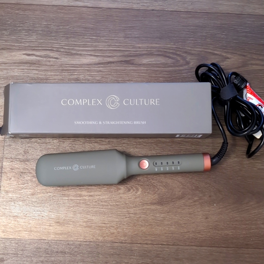 Smoothing and straightening brush